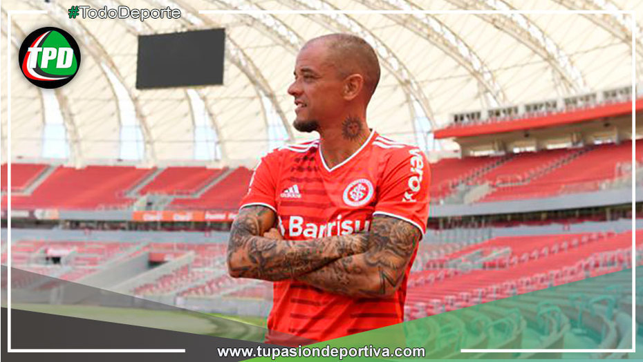 Andrés D'Alessandro fue presentado como flamante fichaje del Internacional de Porto Alegre