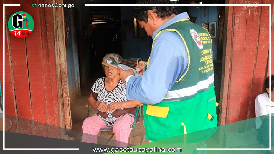 Municipalidad yarinense entrega cuponeras a pobladores del distrito