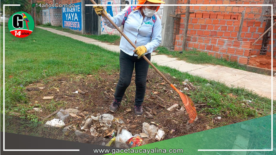 Trabajadores de la Municipalidad de Yarinacocha Trabajando por un distrito limpio