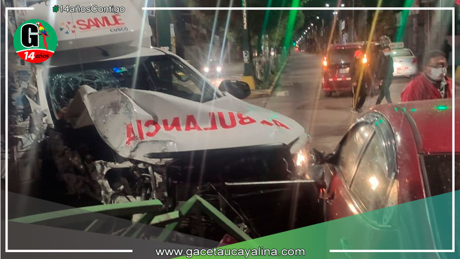 Un médico y una bióloga resultan heridos tras choque de ambulancia y automóvil en el Cusco