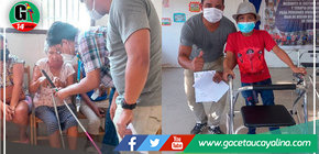 Regidor de la municipalidad de Yarinacocha entrega aparatos biomecánicos a discapacitados