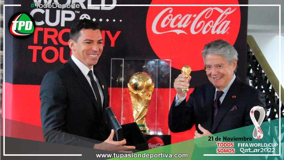 La Copa Mundial de la FIFA se exhibió en Ecuador
