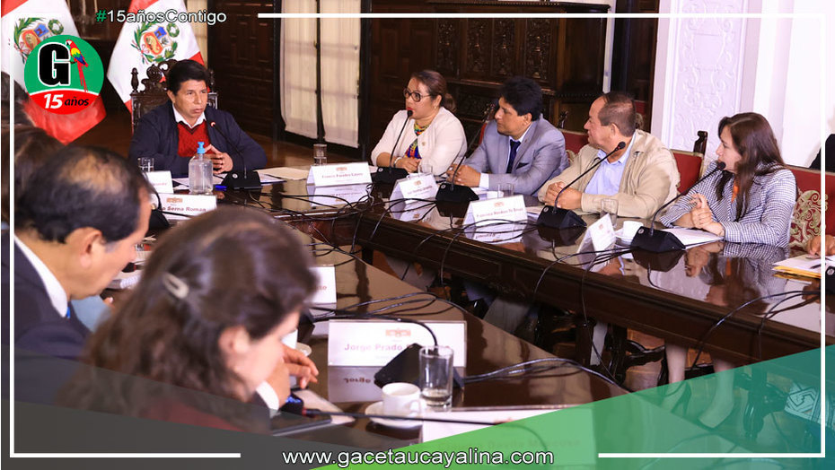 Congresista ucayalina se reunió con alcaldes provinciales y distritales en Palacio de Gobierno con Presidente Castillo