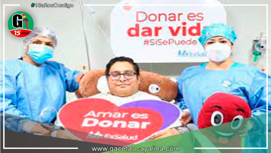 Madre dona riñón a su hijo y le devuelve la vida