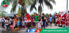 Espíritu navideño de Ocho Sur llega a las comunidades de Nueva Requena y Curimaná