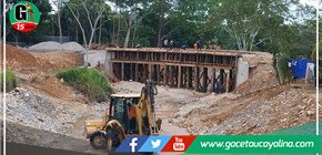 Puente de concreto con cerca 2 millones de soles sin salida ni entrada