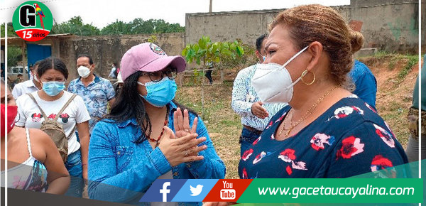 Bertha Barbarán y congresista visitan I.E. José Abelardo Quiñones