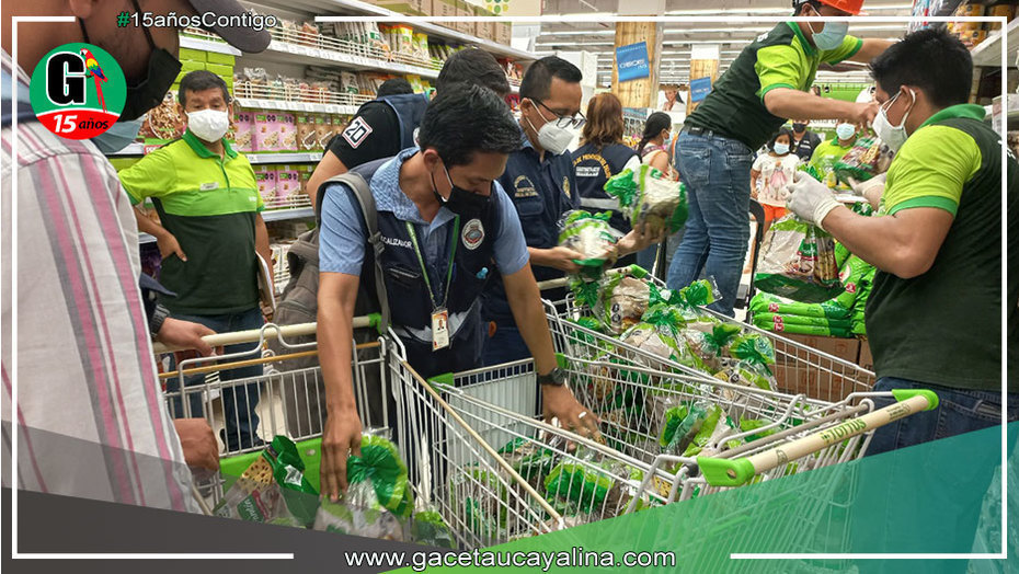 Encuentran Panetones en mal estado en Supermercados Tottus