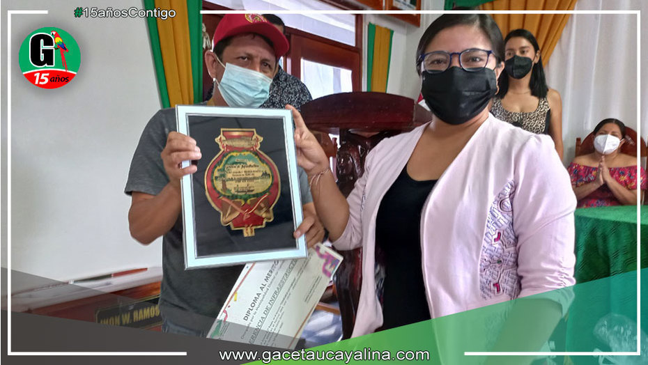 Municipalidad de Yarinacocha premia a ganadores de concursos de faroles y motocarros alegóricos