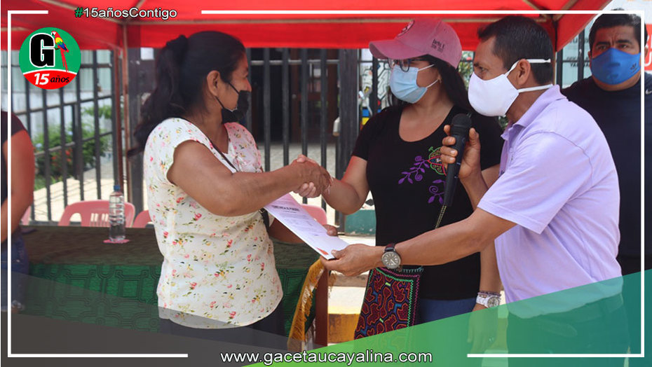 Municipalidad de Yarinacocha entrega constancias de posesión a 58 moradores