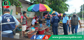Municipalidad de Yarinacocha desaloja a vendedores de pescado que invadían vía pública
