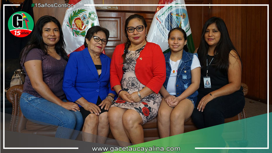 Congresista Francis Paredes saluda a las mujeres en su día