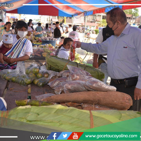 Gobernador Regional aperturó feria agropecuario, reconoció a guardianes del bosque y entregó embarcaciones fluviales 