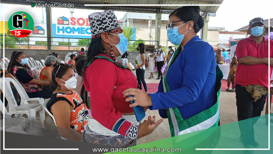 Se condecoró a más de 40 mujeres en su día en Yarinacocha