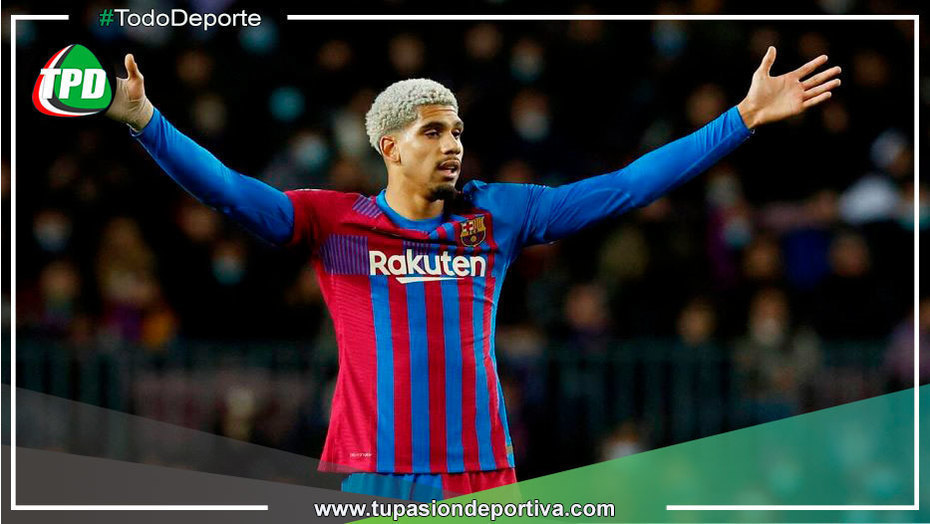 Barcelona: Ronald Araújo renueva contrato hasta 2026