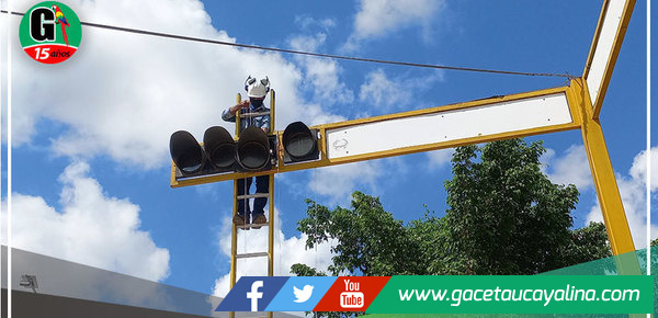 Realizan cambio de ópticos de semáforos en Yarinacocha