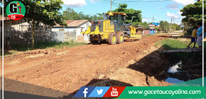 Maquinaria de Municipalidad de Yarinacocha realiza mantenimiento a vías 