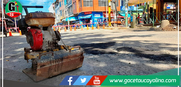 Realizan mantenimiento de calles deterioradas en casco urbano de Pucallpa 