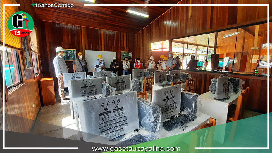 Donan equipos de cómputo para fortalecer las capacidades técnicas de emprendedores forestales