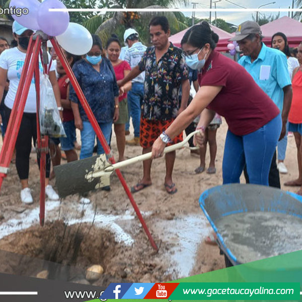 Municipalidad de Yarinacocha coloca primera piedra en obra de alcantarillado en Jr. Las Almendras