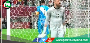 Arquero de Australia botó la botella de agua del arquero Gallese