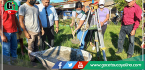 Colocan primera piedra de obra para ejecutar un Parque en el A.H. Los Rosales en Yarinacocha