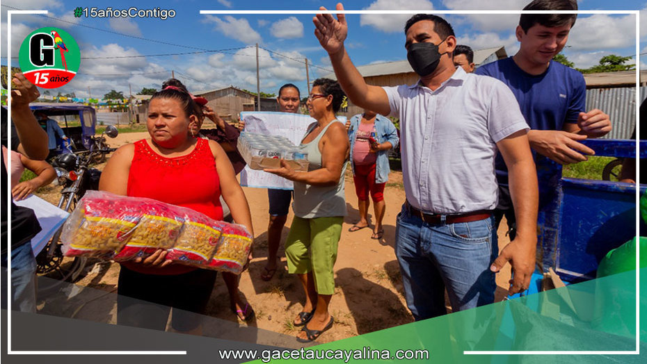Congresista Elvis Vergara, entrega de productos de primera necesidad a Comedor Popular en Manantay