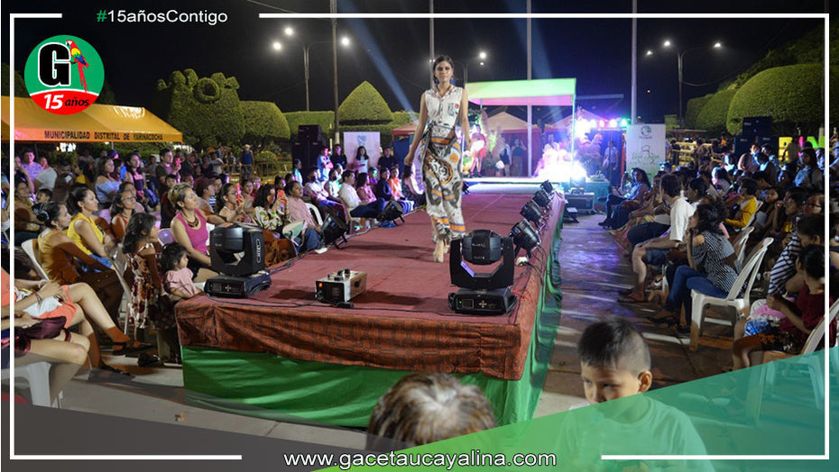 Realizan desfile de trajes étnicos con iconografía de pueblos originarios en Pucallpa