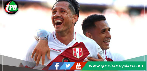 Celebra Perú al derrotar 1-0 a Nueva Zelanda con gol de Lapadula 