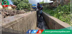 Limpian cunetas del Jr. Iquitos en Yarinacocha