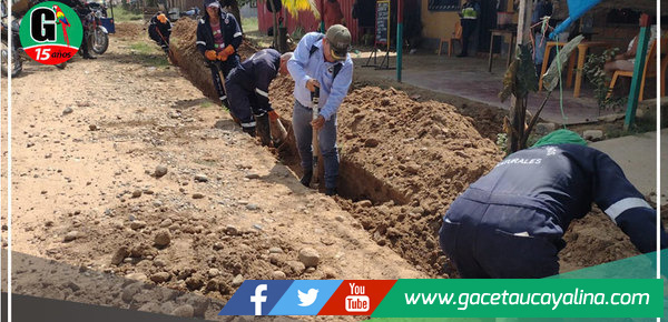 Se hace limpieza a cuneta tapada íntegramente en el A.H. Alan Sisley