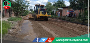 Se realiza mantenimiento en vía principal de A.H. Señor de los Milagros en Yarinacocha