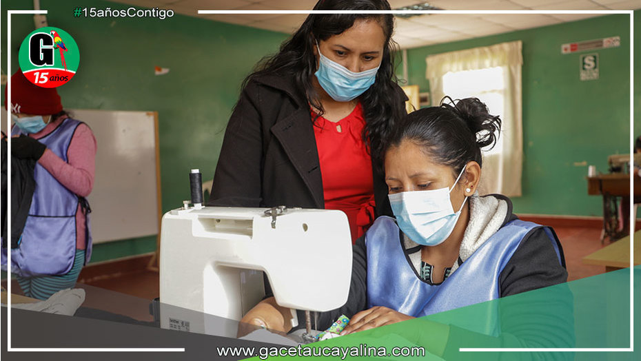 Mujeres huanuqueñas se capacitan en el Tambo Malconga para iniciar emprendimiento en confección textil