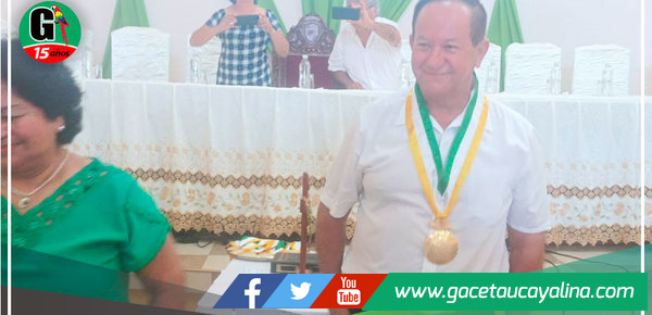 Francisco Mendoza juramentó en Atalaya como nuevo alcalde provincial