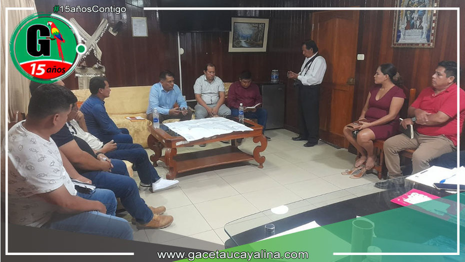 Director Regional de Transporte de ucayali se reúne con alcaldes de Tahuanía y Sepahua