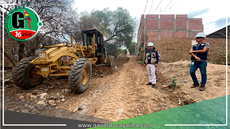 Municipalidad de Huánuco mejora calles con una motoniveladora