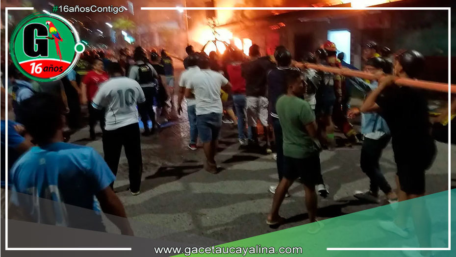 Huánuco: Incendio deja en cenizas cuatro locales comerciales en Tingo María