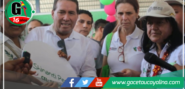 Ucayali: Ministra recomienda que se fabrique y se entregue mobiliario escolar a nivel nacional