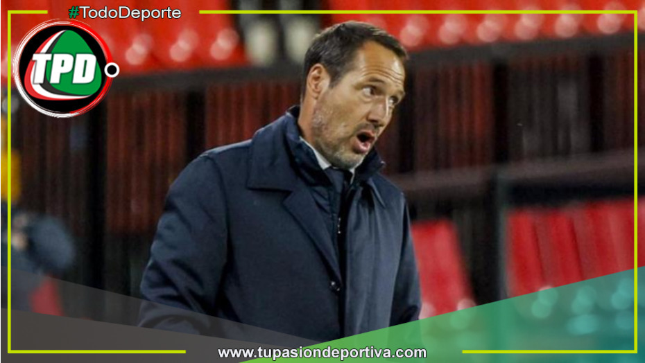 Van't Schip, el nuevo entrenador del Ajax
