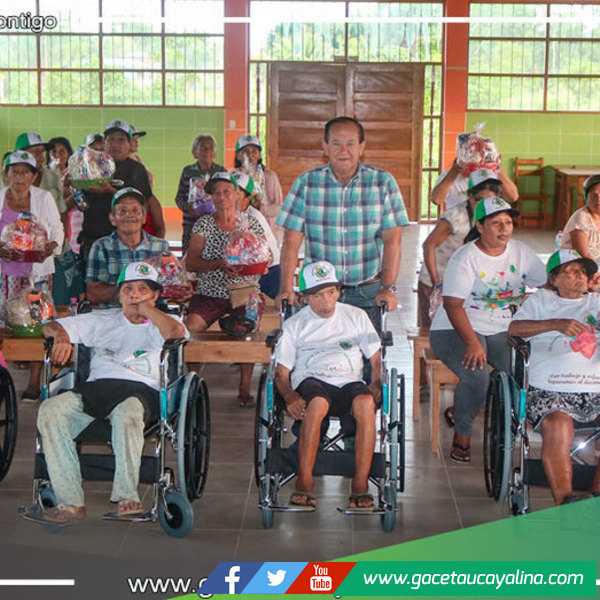 Alcalde de Atalaya proporciona sillas de ruedas y asistencia a personas mayores en Maldonadillo