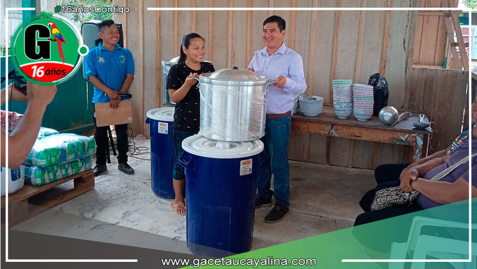 Alcalde Manuel Arévalo entrega suministros y alimentos al comedor popular de Breu
