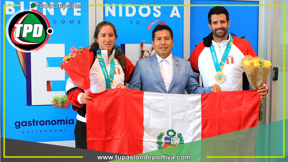 Deportistas de vela que lograron el oro en Santiago de Chile retornaron al país.