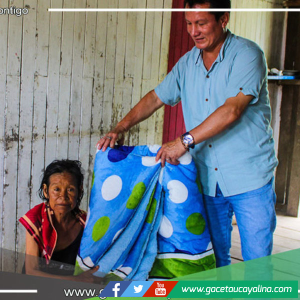 Alcalde de Tahuanía y Regidores Muestran Solidaridad en Acción: Ayuda a Doña Loida Mayta en Momentos Difíciles