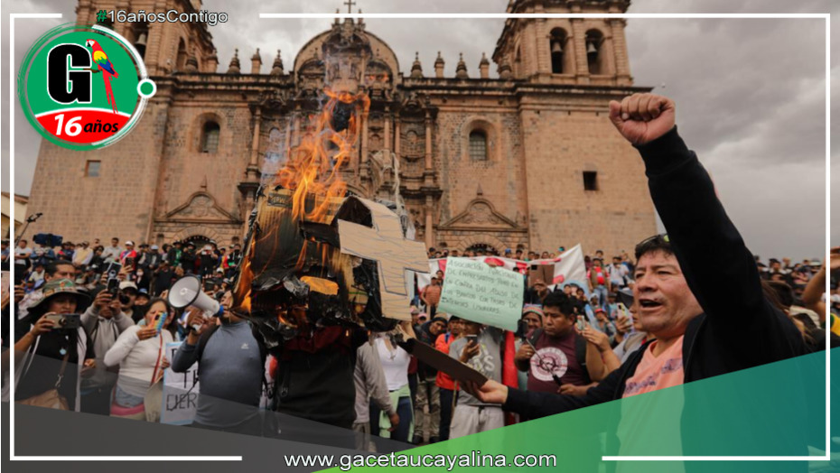 Organizaciones sociales se movilizaron a la Plaza Mayor de Cusco