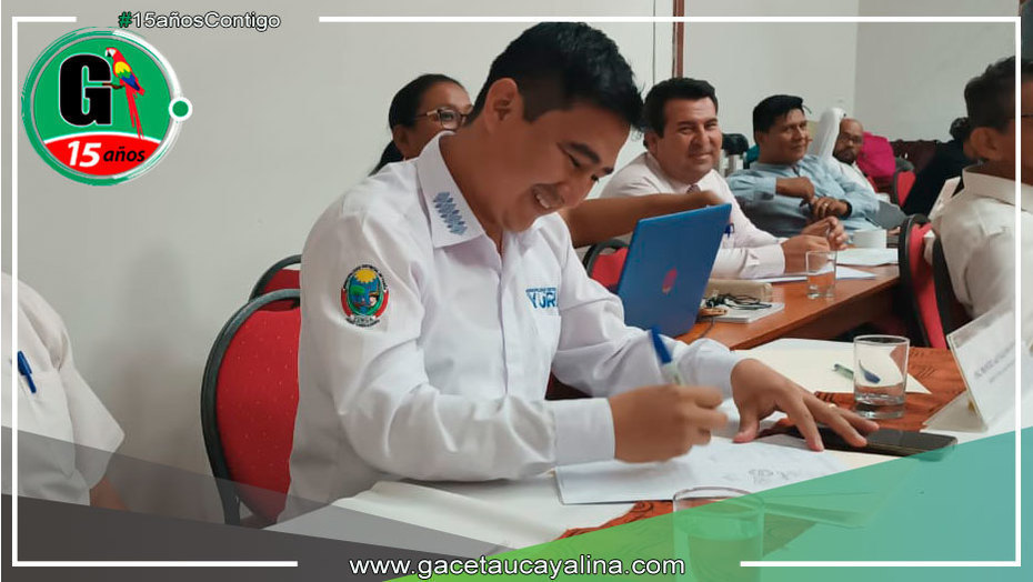 Alcalde de Yurúa participa de reunión de trabajo para el buen inicio del año escolar