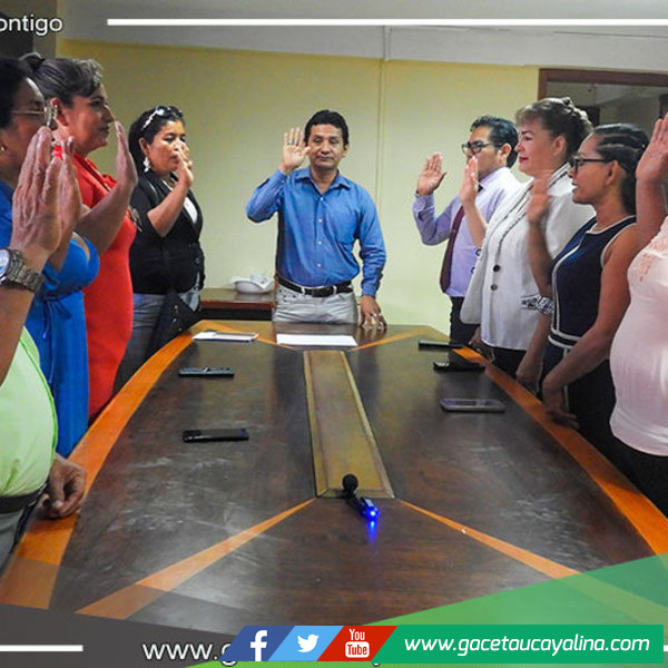 Alcalde de Manantay juramenta comité de organización para la construcción de local de la CIA de bomberos en el distrito