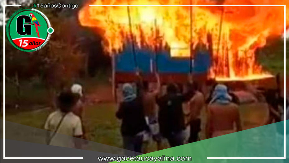 Pobladores prenden fuego cerca de la tubería del Oleoducto en C.N. Santa Rosa en el distrito de Manseriche