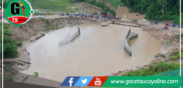 Gobernador regional visitó zonas afectadas por las inundaciones en Padre Abad 