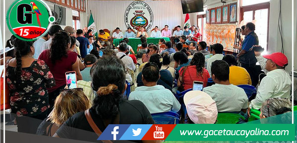 Dirigentes de AA.HH. e integrantes del frente de defensa de Yarinacocha presentaron problemática 