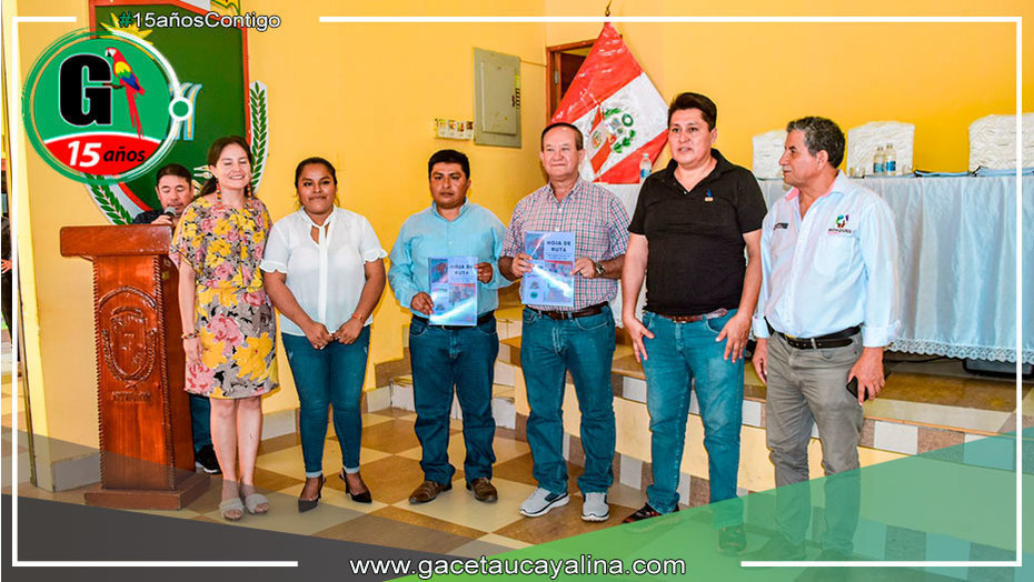 Entrega planes de vida y hoja de ruta a autoridades municipales de Atalaya y Sepahua